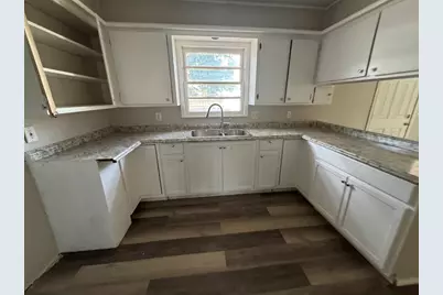 2112 70th Street, Lubbock, TX 79412 - Photo 9