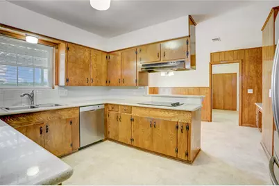 709 Bob-O-Link Lane, Wharton, TX 77488 - Photo 7