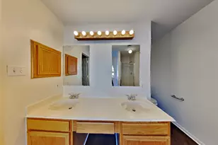 622 Oak Hill Dr, Kemah, TX 77565 - Photo 9