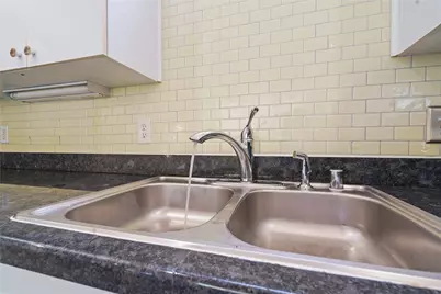 939 Colorado #20, Houston, TX 77007 - Photo 15