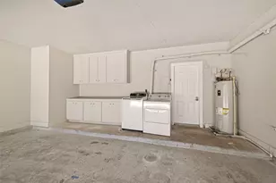 4024 Breakwood Dr, Houston, TX 77025 - Photo 37