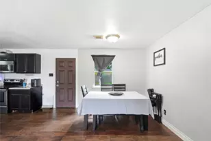 9326 Montgomery Ln, La Porte, TX 77571 - Photo 11