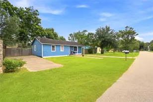 9326 Montgomery Ln, La Porte, TX 77571 - Photo 3