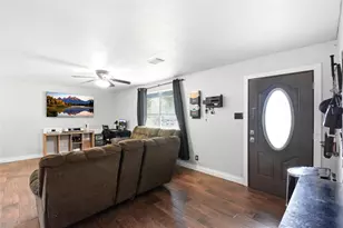 9326 Montgomery Ln, La Porte, TX 77571 - Photo 7