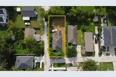 901 Pollard Street, Houston, TX 77020 - Photo 1