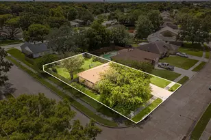 302 Forest Hills Dr, League City, TX 77573 - Photo 19