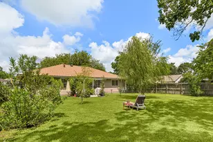 302 Forest Hills Dr, League City, TX 77573 - Photo 17