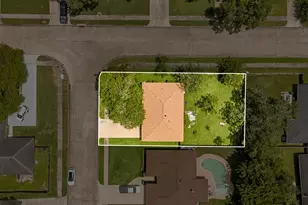 302 Forest Hills Dr, League City, TX 77573 - Photo 23