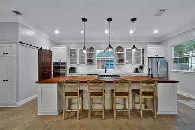 25 Berry Blossom Drive, The Woodlands, TX 77380 - Photo 17