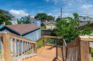 1224 Avenue L, Galveston, TX 77550 - Photo 25
