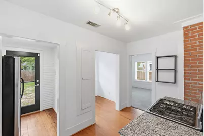 1015 E 14th Street, Houston, TX 77009 - Photo 15