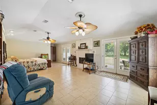 20420 Plaza Cir, Crosby, TX 77532 - Photo 19