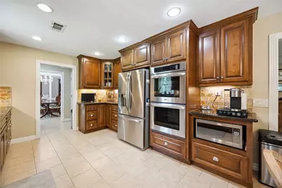 20420 Plaza Circle, Crosby, TX 77532 - Photo 5