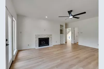 26 Cherry Hill Drive, Conroe, TX 77304 - Photo 7
