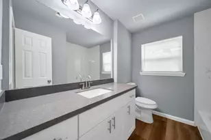 5822 Beldart St, Houston, TX 77033 - Photo 9