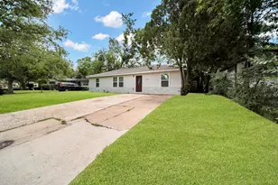 5822 Beldart St, Houston, TX 77033 - Photo 3
