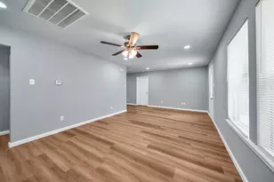 5822 Beldart St, Houston, TX 77033 - Photo 5