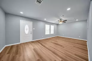 5822 Beldart St, Houston, TX 77033 - Photo 7