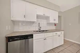8402 Bascom Ln, Houston, TX 77080 - Photo 11