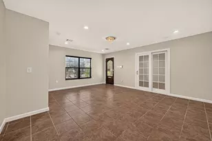 8402 Bascom Ln, Houston, TX 77080 - Photo 9