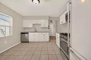 8402 Bascom Ln, Houston, TX 77080 - Photo 15