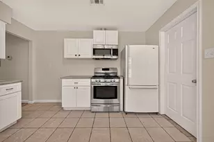 8402 Bascom Ln, Houston, TX 77080 - Photo 13