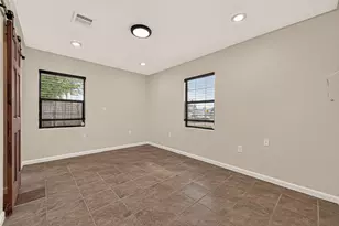 8402 Bascom Ln, Houston, TX 77080 - Photo 19