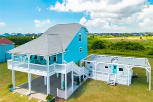 981 Sea Spray Dr, Crystal Beach, TX 77650 - Photo 5