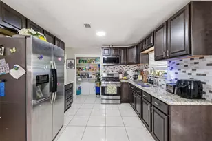 10026 Ney St, Houston, TX 77034 - Photo 9