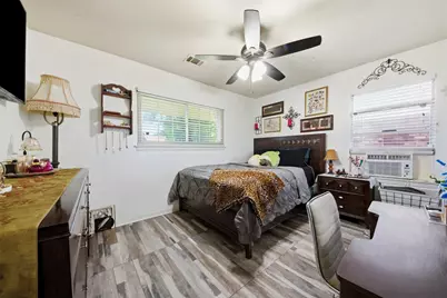 10026 Ney Street, Houston, TX 77034 - Photo 15