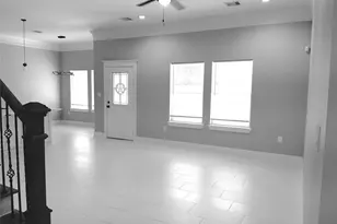 9001 Cheer St, Houston, TX 77063 - Photo 3