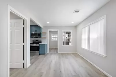 234 W 27th Street #3, Houston, TX 77008 - Photo 3