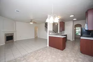13111 Rippling Creek Ln, Pearland, TX 77584 - Photo 7