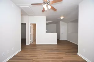 13111 Rippling Creek Ln, Pearland, TX 77584 - Photo 11