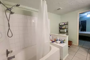 13715 Vickston Ln, Houston, TX 77014 - Photo 9