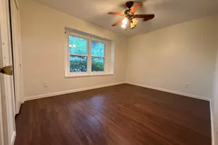8226 Garden Parks Dr, Houston, TX 77075 - Photo 9