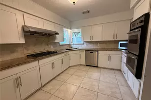 8226 Garden Parks Dr, Houston, TX 77075 - Photo 7