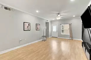 3501 Chenevert St, Houston, TX 77004 - Photo 9