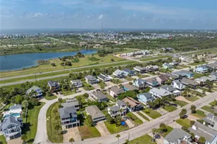 13819 Mutiny Ln, Galveston, TX 77554 - Photo 37