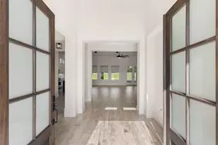 8798 Grand Lake Estates Dr, Montgomery, TX 77316 - Photo 5