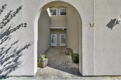 13 Regency Point, Conroe, TX 77356 - Photo 3