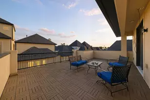 1360 W 25th St, Houston, TX 77008 - Photo 27