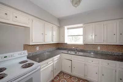 1211 1st Avenue N, Texas City, TX 77590 - Photo 9