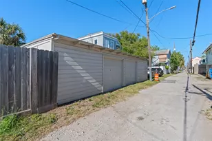 923 Church St, Galveston, TX 77550 - Photo 39