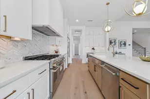 1225 Du Barry Ln, Houston, TX 77018 - Photo 9