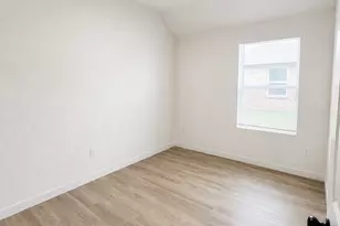 1914 Roosevelt St, Houston, TX 77012 - Photo 5