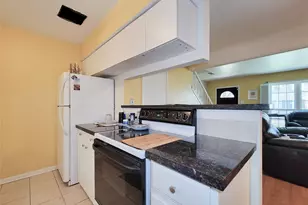 1911 Sherwood Forest St, Houston, TX 77043 - Photo 5