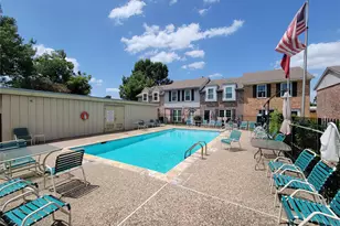 1911 Sherwood Forest St, Houston, TX 77043 - Photo 3
