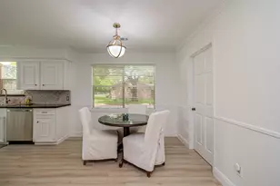 12870 Westleigh Dr, Houston, TX 77077 - Photo 9