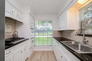 12870 Westleigh Dr, Houston, TX 77077 - Photo 11